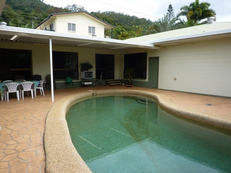 4 Harrison Close, Kanimbla QLD 4870