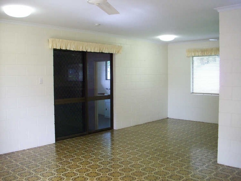 85 Carnation Drive, Mooroobool QLD 4870