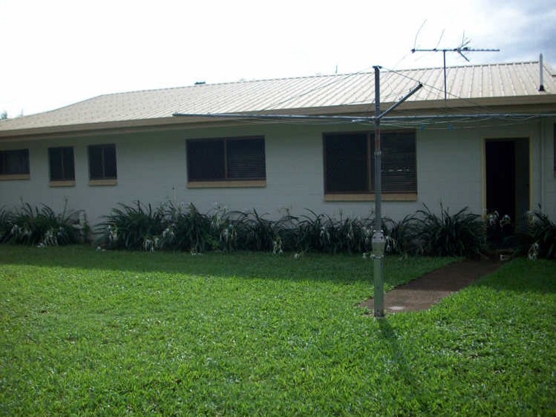 85 Carnation Drive, Mooroobool QLD 4870