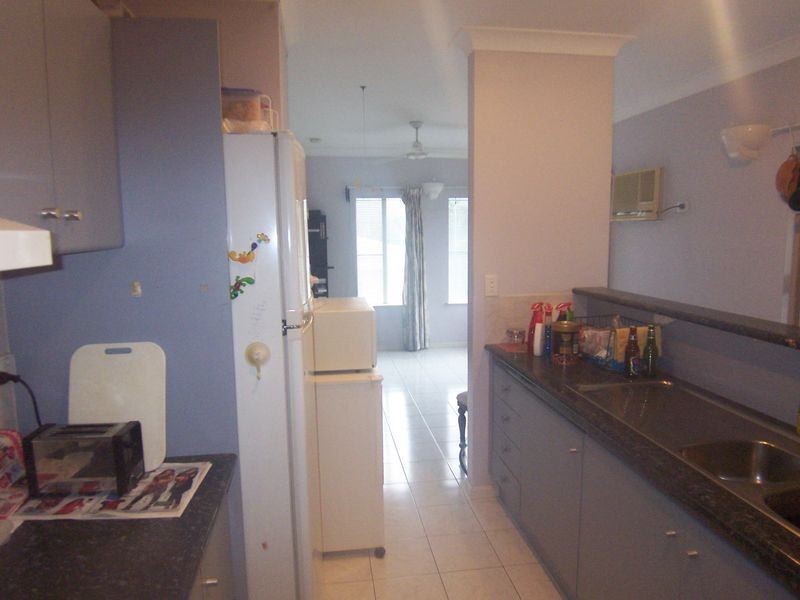 8/28 Springfield Crescent, Manoora QLD 4870