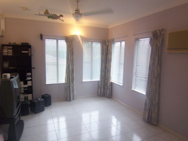 8/28 Springfield Crescent, Manoora QLD 4870