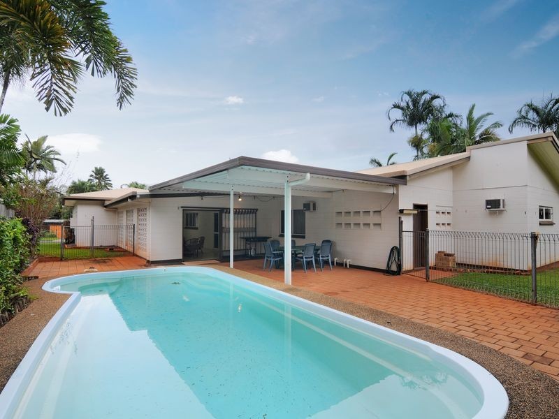 11 Adam Drive, Brinsmead QLD 4870
