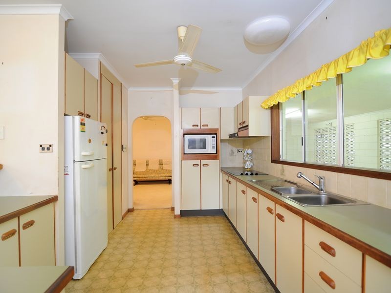11 Adam Drive, Brinsmead QLD 4870