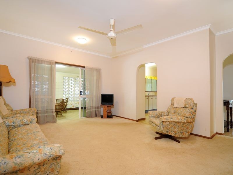 11 Adam Drive, Brinsmead QLD 4870