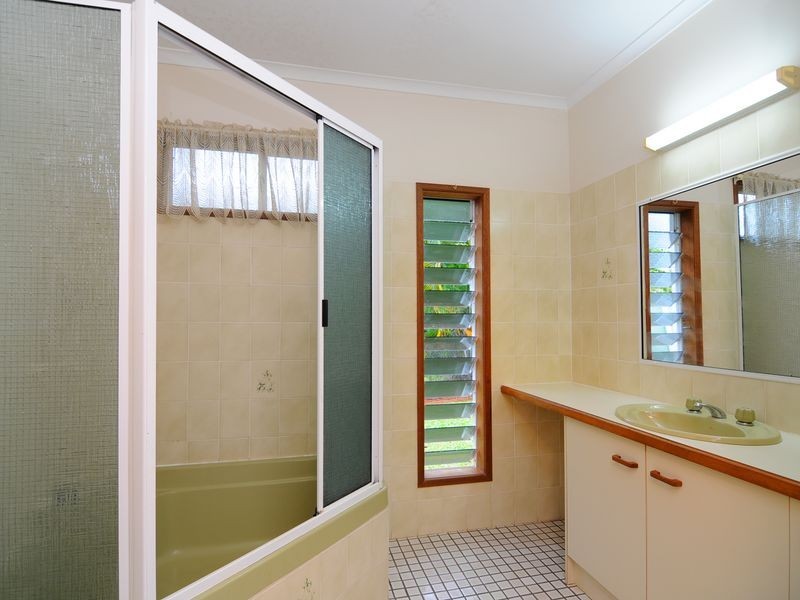 11 Adam Drive, Brinsmead QLD 4870