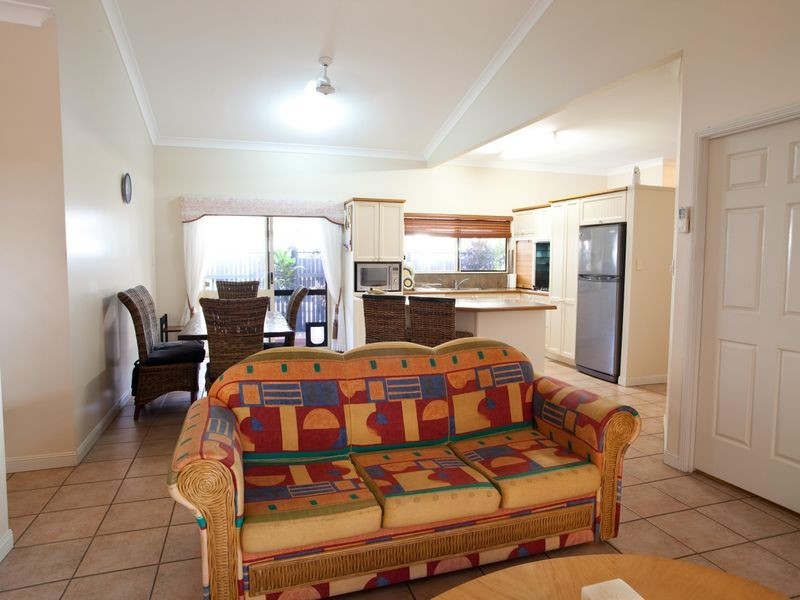 50 Banning Avenue, Brinsmead QLD 4870