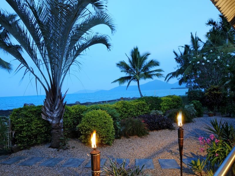 113 O’Shea Esplanade, Machans Beach QLD 4878