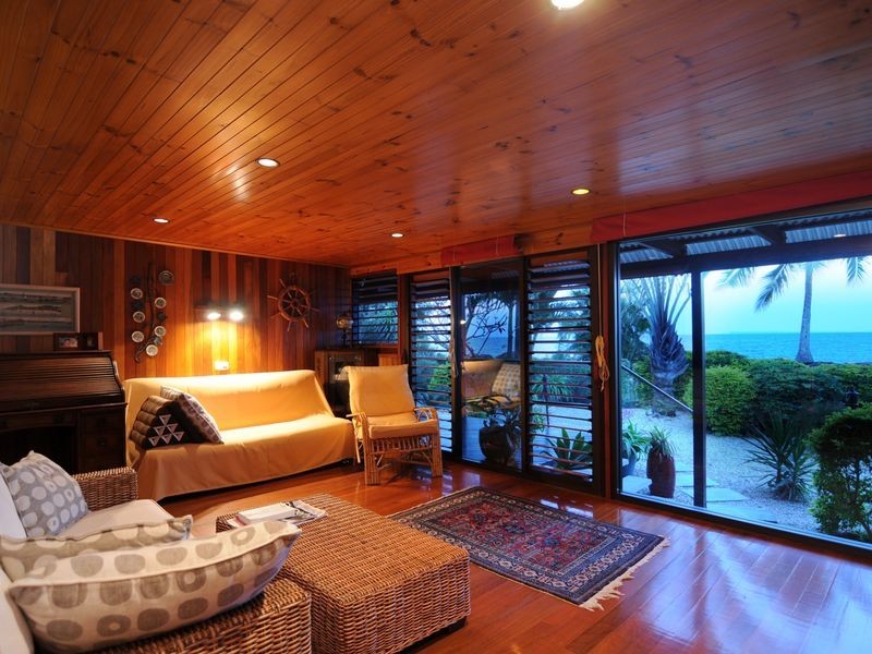 113 O’Shea Esplanade, Machans Beach QLD 4878