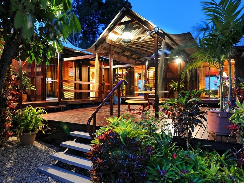 113 O’Shea Esplanade, Machans Beach QLD 4878