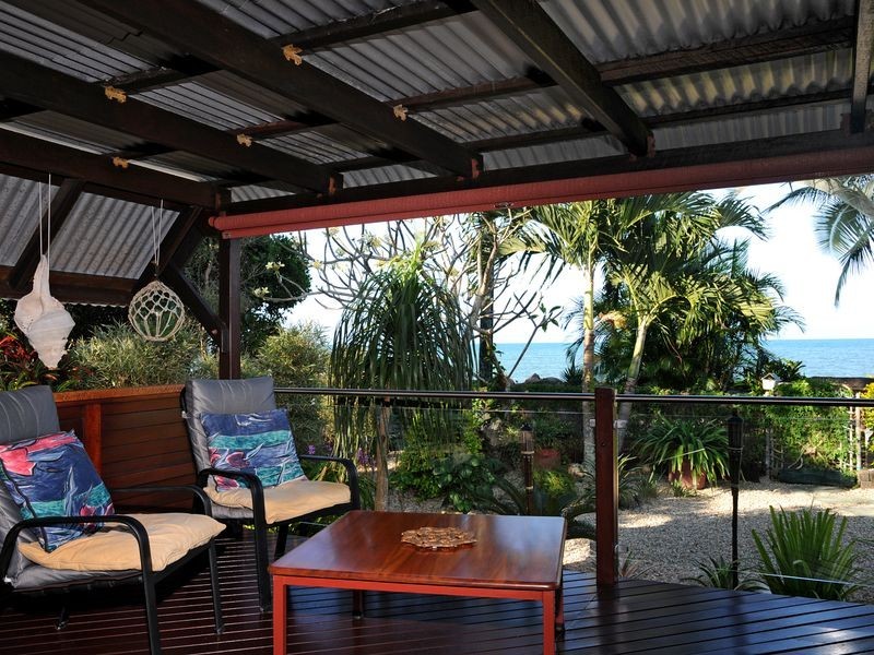 113 O’Shea Esplanade, Machans Beach QLD 4878