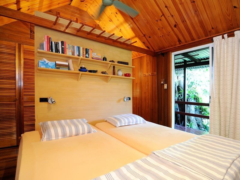 113 O’Shea Esplanade, Machans Beach QLD 4878