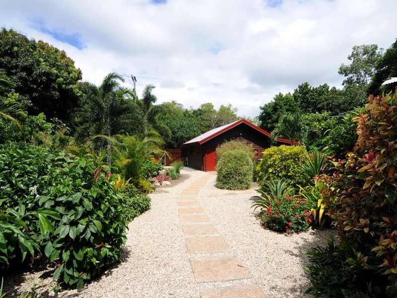 113 O’Shea Esplanade, Machans Beach QLD 4878