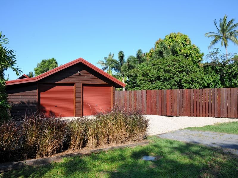 113 O’Shea Esplanade, Machans Beach QLD 4878