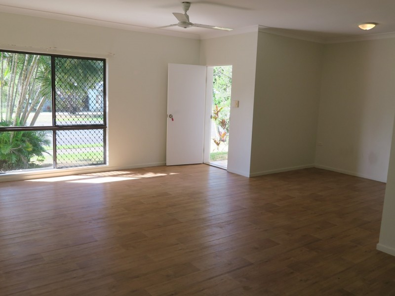 25 Ramsey Drive, Kanimbla QLD 4870