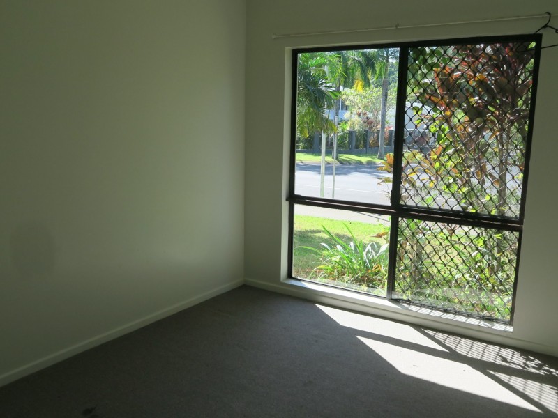 25 Ramsey Drive, Kanimbla QLD 4870