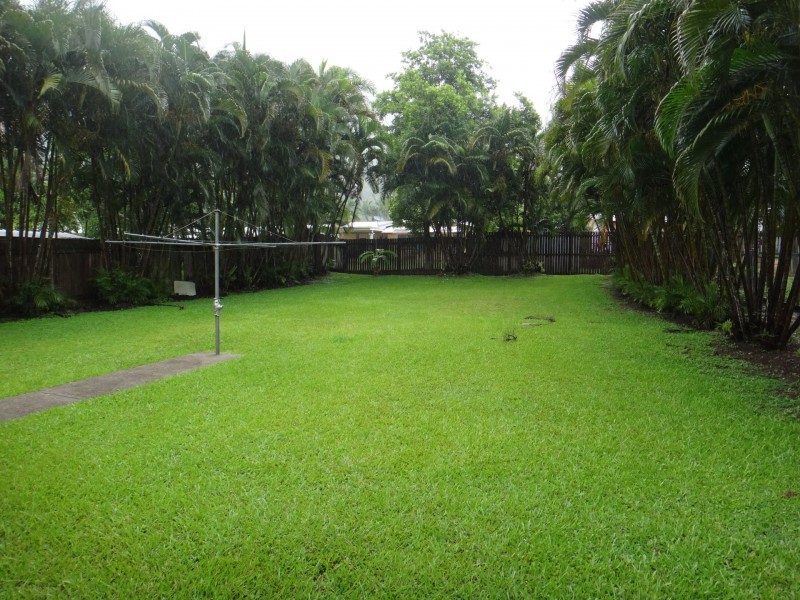 25 Ramsey Drive, Kanimbla QLD 4870