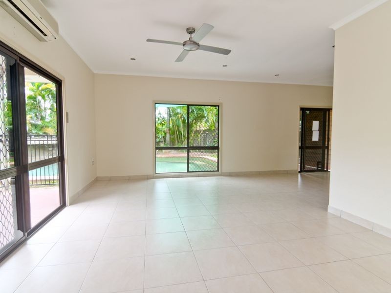 8 Sandpiper Court, Bayview Heights QLD 4868