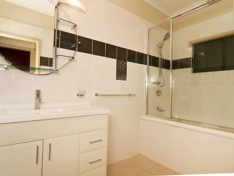 8 Sandpiper Court, Bayview Heights QLD 4868