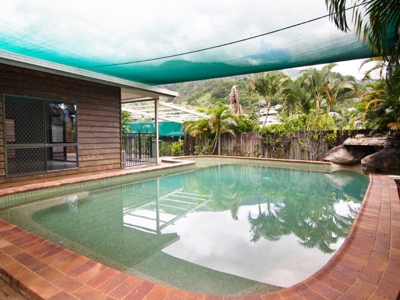 8 Sandpiper Court, Bayview Heights QLD 4868