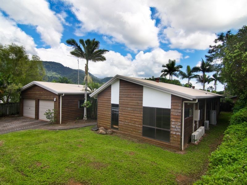 8 Sandpiper Court, Bayview Heights QLD 4868