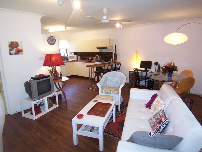 2/71 Boland Street, Westcourt QLD 4870