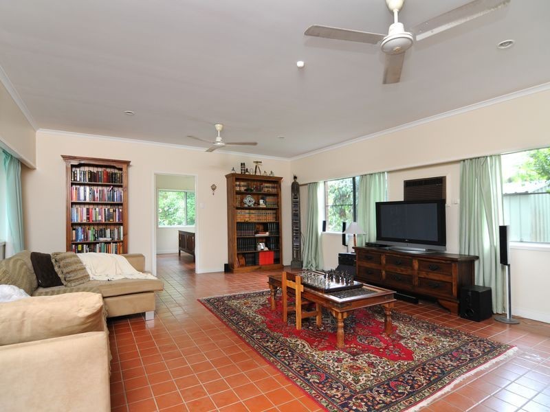 53 Hillview Crescent, Whitfield QLD 4870