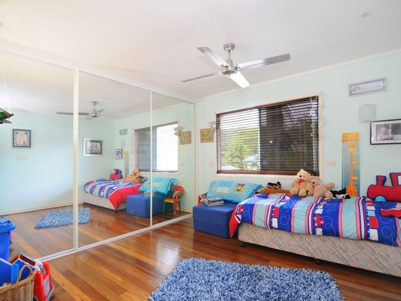 53 Hillview Crescent, Whitfield QLD 4870