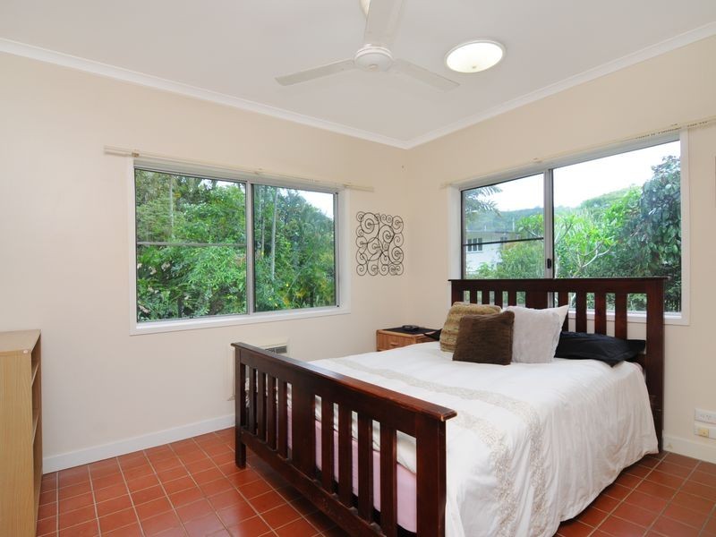 53 Hillview Crescent, Whitfield QLD 4870