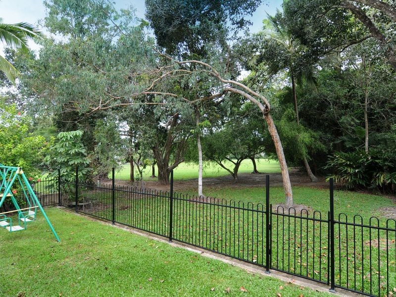 53 Hillview Crescent, Whitfield QLD 4870