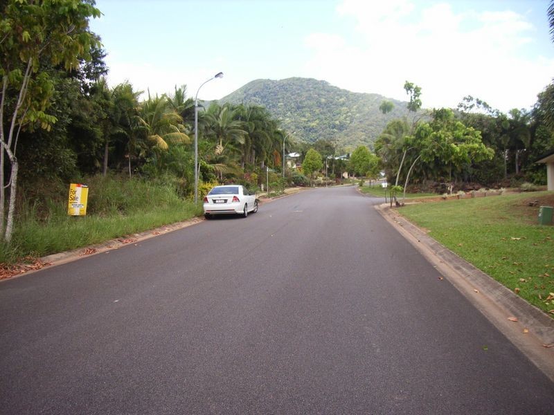 45 Daphne Drive, Redlynch QLD 4870