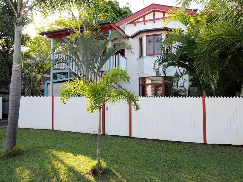 6 Shearer Avenue, Manunda QLD 4870
