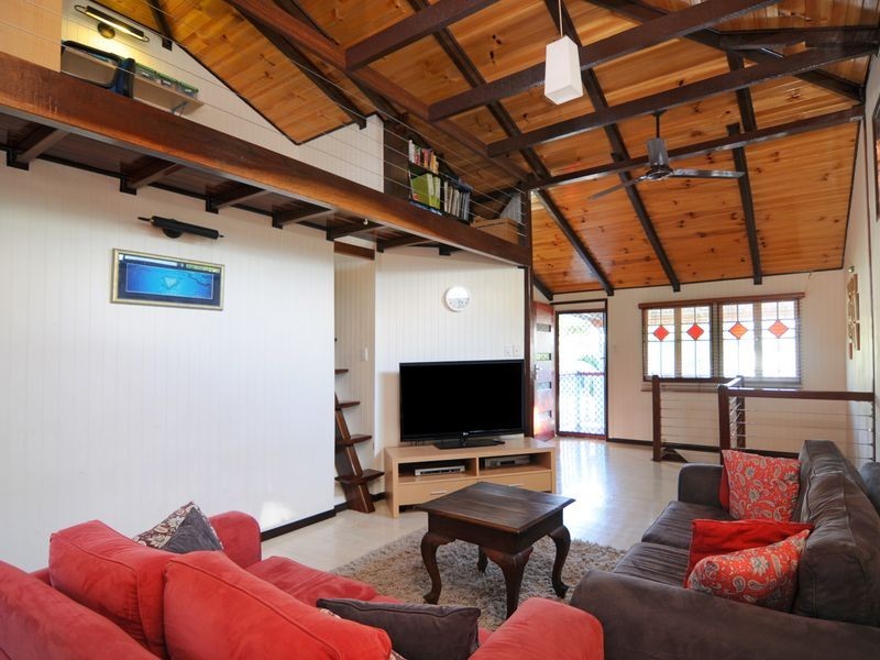 6 Shearer Avenue, Manunda QLD 4870