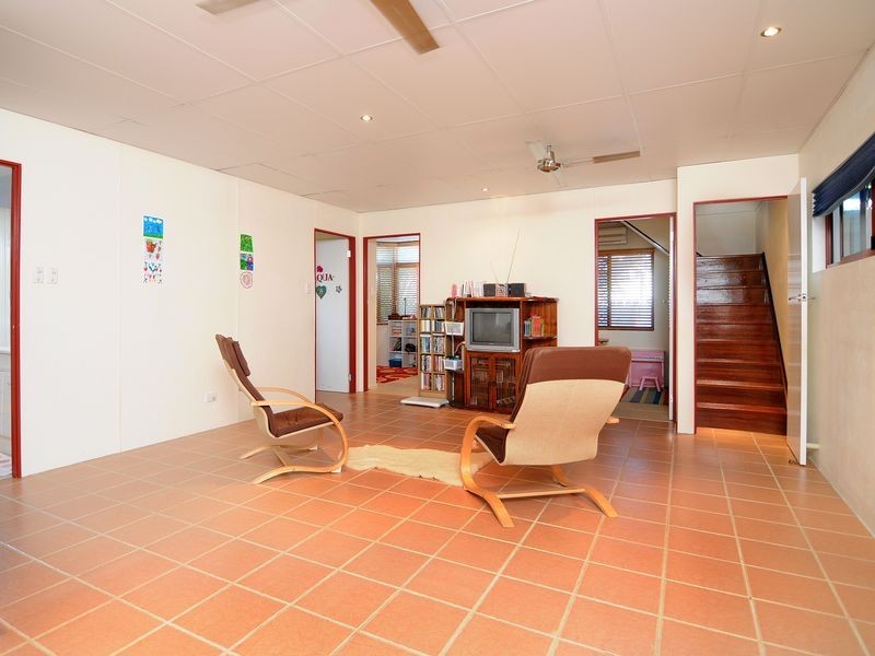 6 Shearer Avenue, Manunda QLD 4870