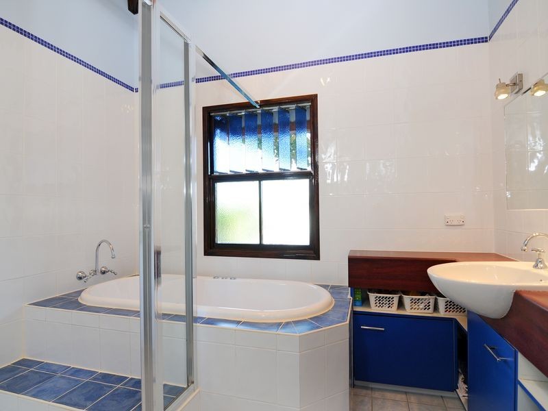 6 Shearer Avenue, Manunda QLD 4870
