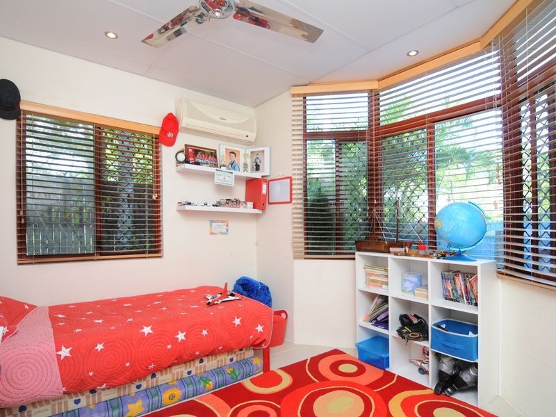 6 Shearer Avenue, Manunda QLD 4870