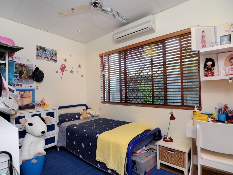 6 Shearer Avenue, Manunda QLD 4870