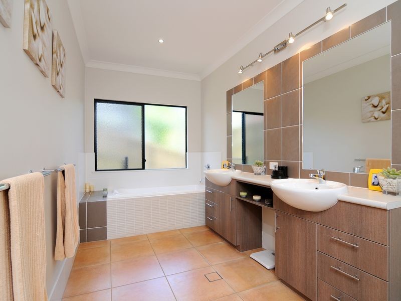 18 Jumna Close, Bentley Park QLD 4869