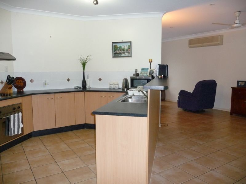 52 Wills Street, Brinsmead QLD 4870