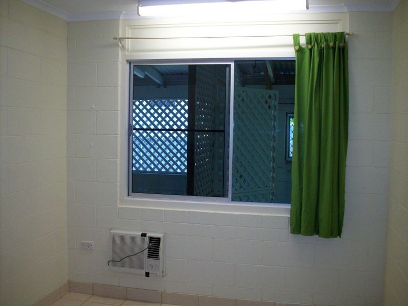 2/107 Upper Richardson Street, Whitfield QLD 4870