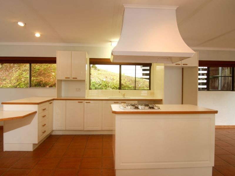 298 Toogood Road, Bayview Heights QLD 4868