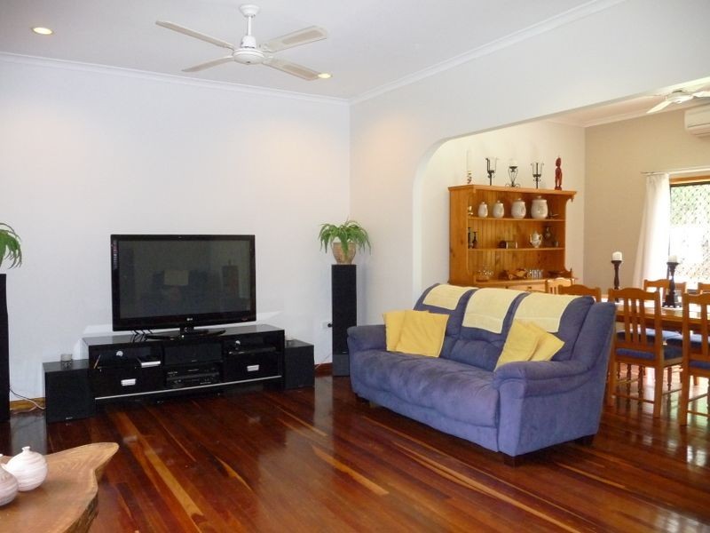 25 Meston Crescent, Brinsmead QLD 4870