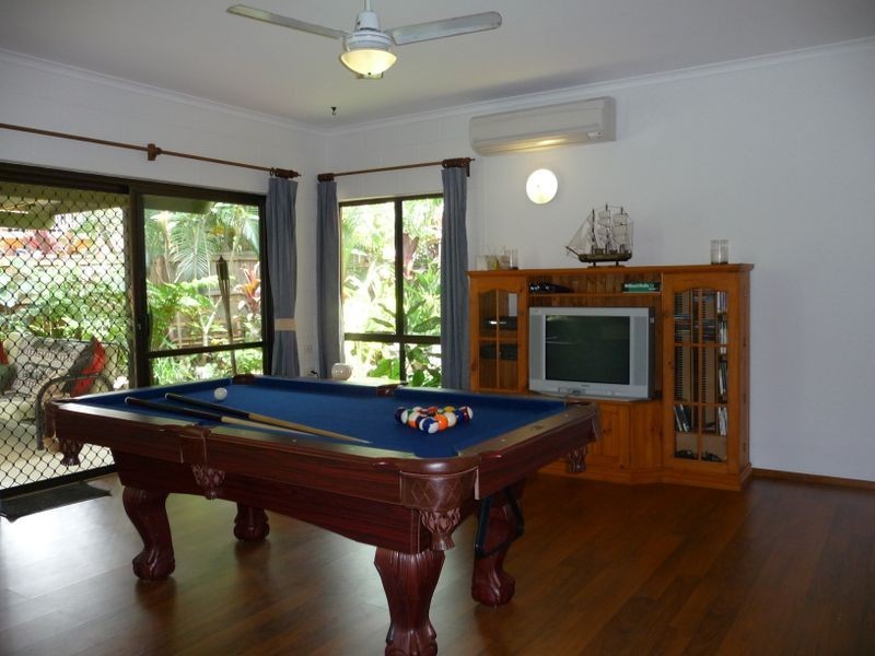 25 Meston Crescent, Brinsmead QLD 4870