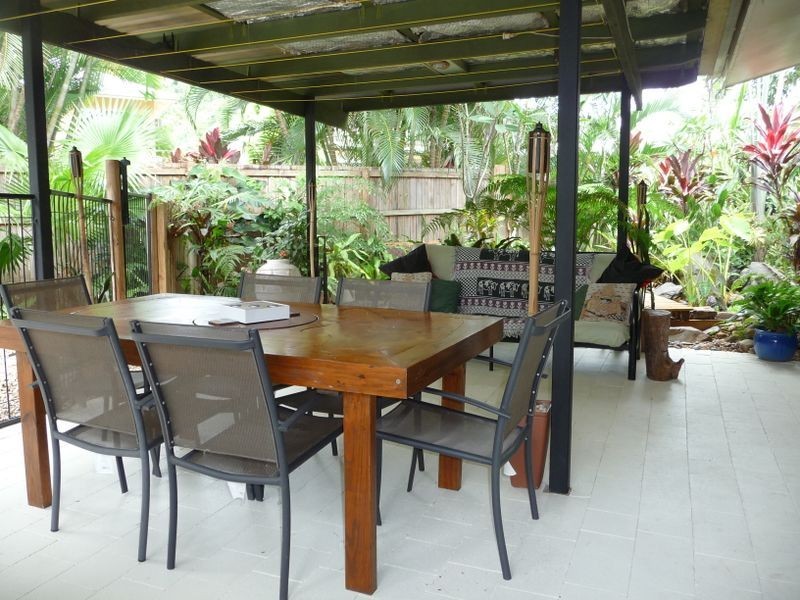 25 Meston Crescent, Brinsmead QLD 4870