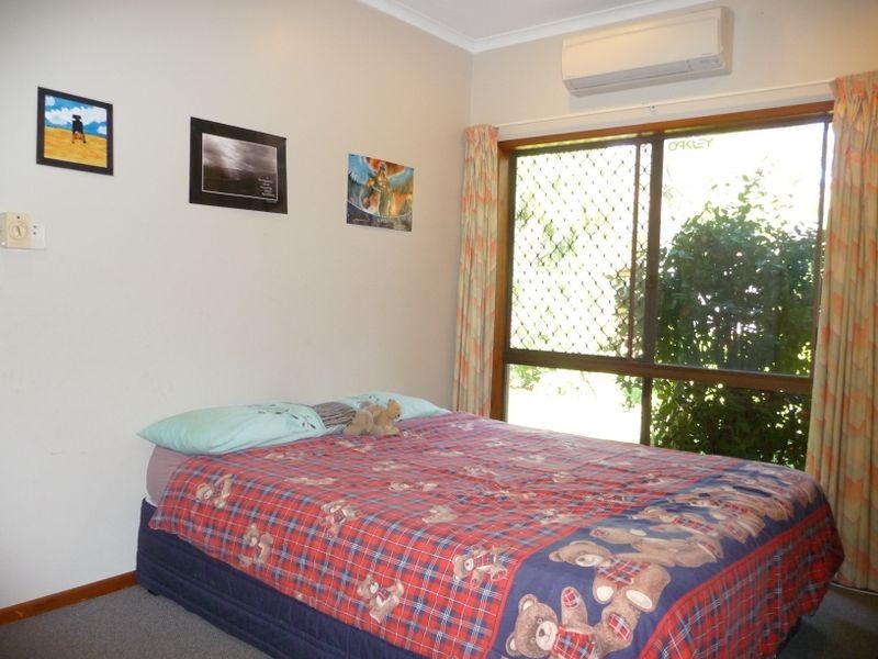 25 Meston Crescent, Brinsmead QLD 4870