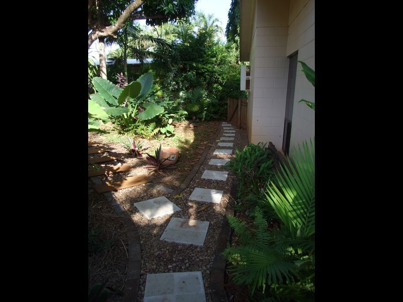 25 Meston Crescent, Brinsmead QLD 4870