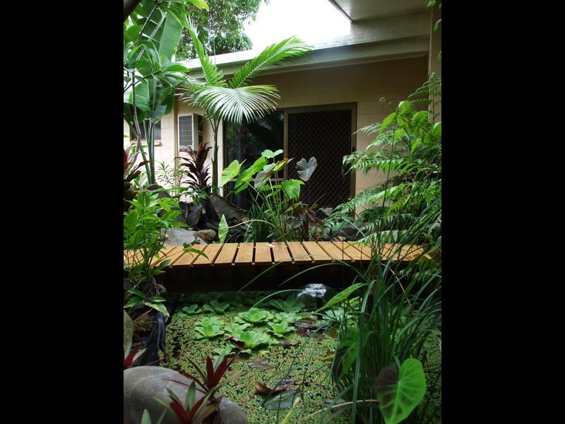 25 Meston Crescent, Brinsmead QLD 4870