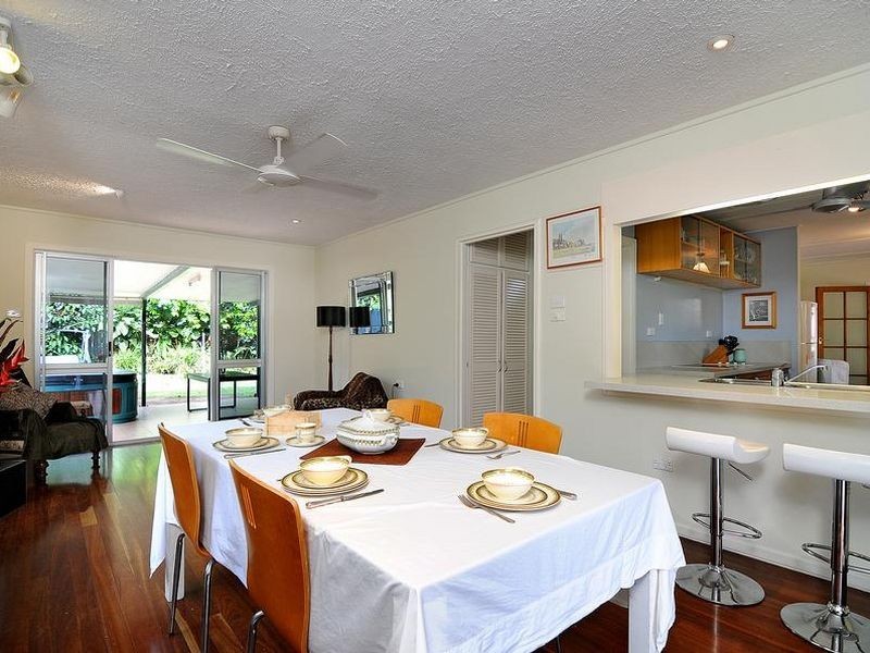 30 Hillview Crescent, Whitfield QLD 4870