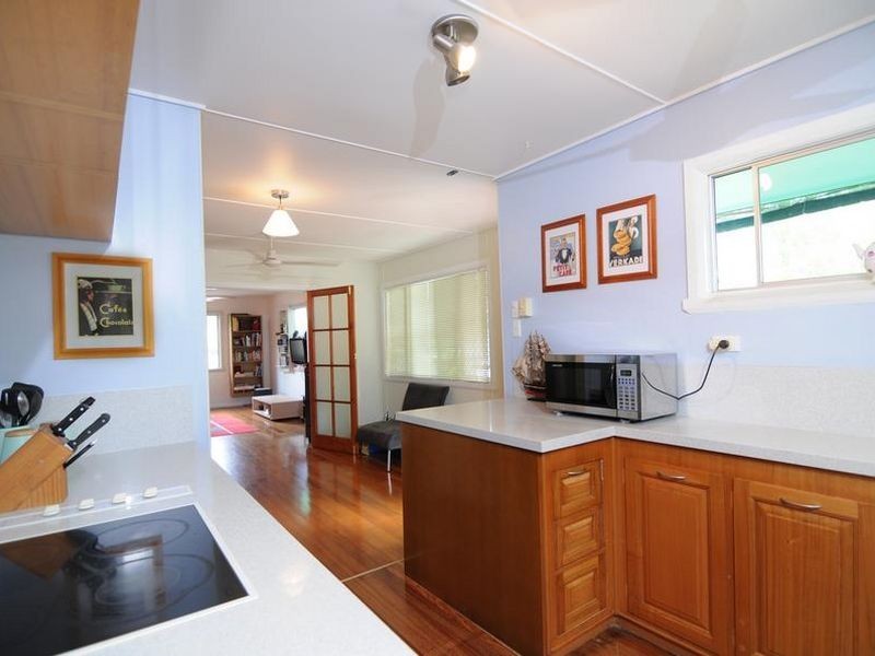 30 Hillview Crescent, Whitfield QLD 4870