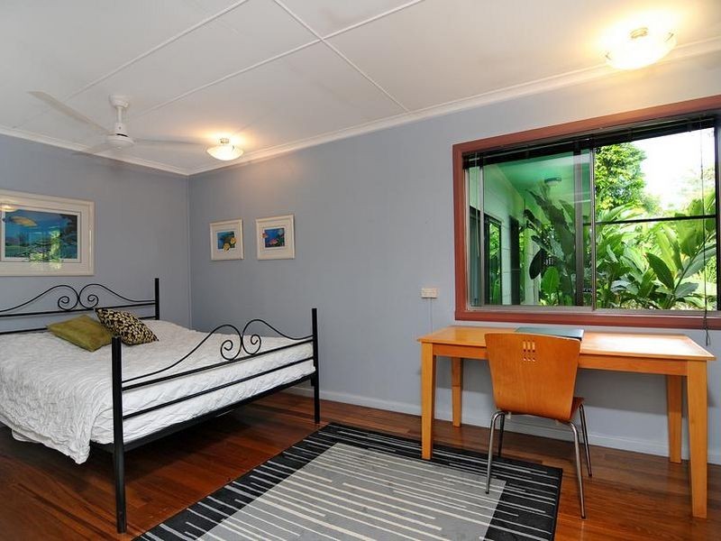 30 Hillview Crescent, Whitfield QLD 4870