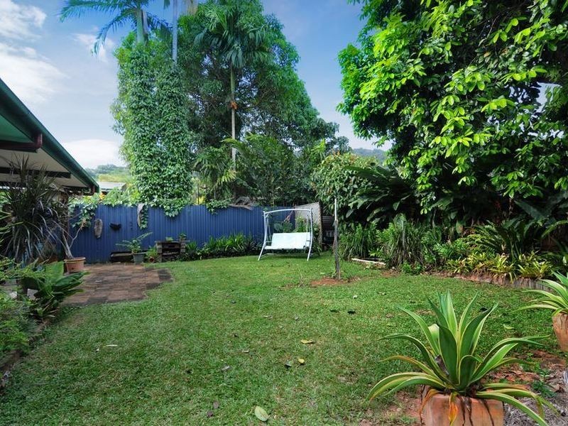 30 Hillview Crescent, Whitfield QLD 4870
